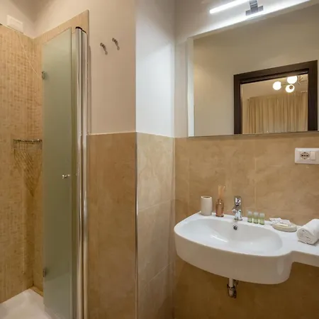 Daplace - Gran Torino Hotel